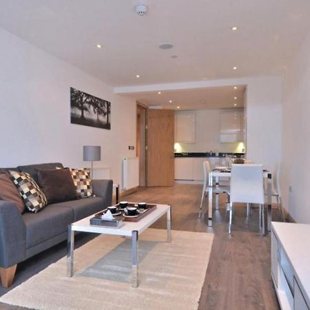 Large 2 Bedroom Apartment London Canary Wharf With Great Transport Links Exterior foto