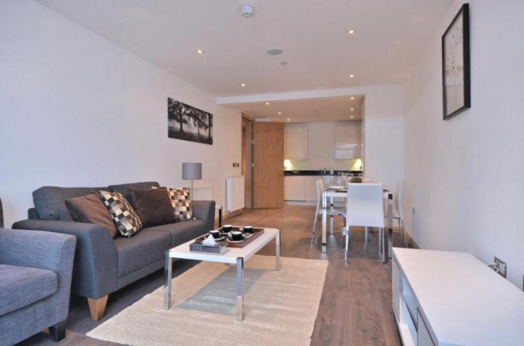 Large 2 Bedroom Apartment London Canary Wharf With Great Transport Links Exterior foto